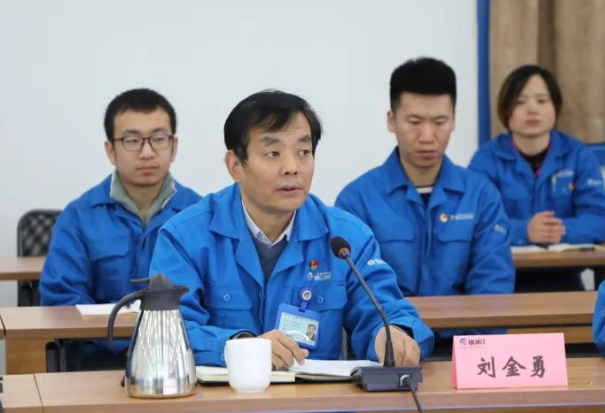 【群团工作】Ebpay机床本部团委组织召开“话青春?谈奋进?勇担当”青年职工座谈会